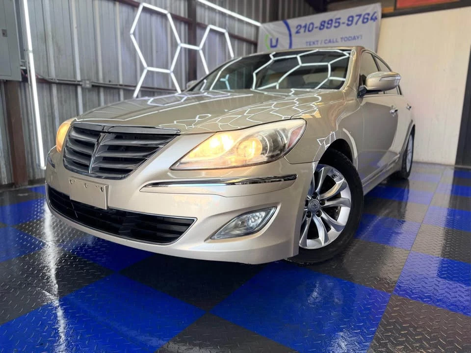 2012 Hyundai Genesis - Image 2 of 10