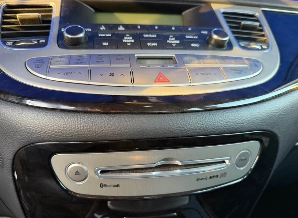 2012 Hyundai Genesis - Image 4 of 5