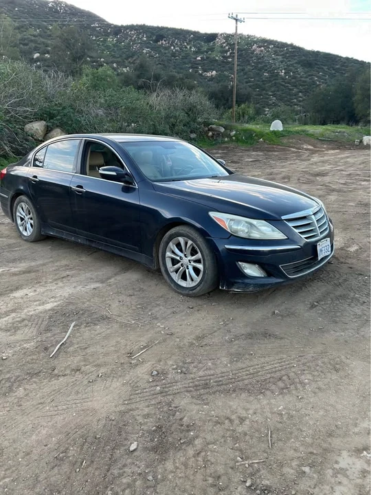 2012 Hyundai Genesis - Image 10 of 19