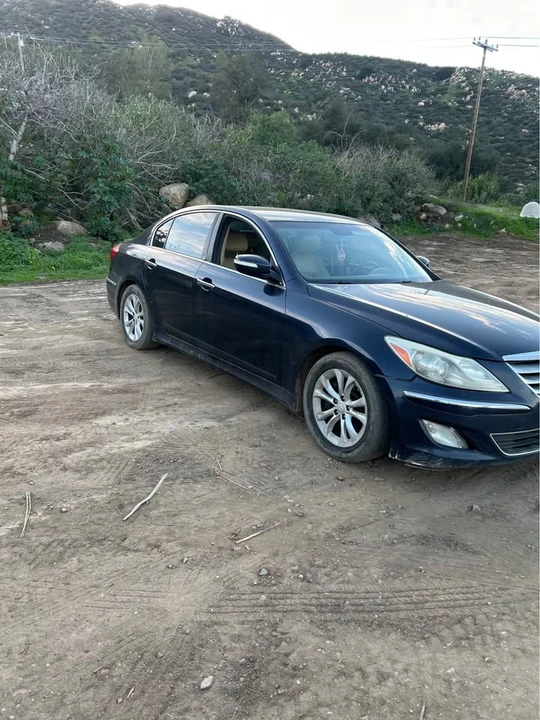 2012 Hyundai Genesis - Image 11 of 19