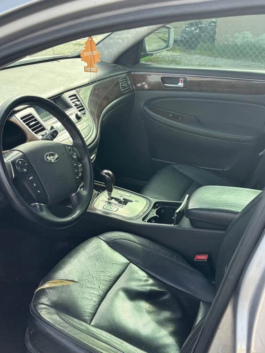 2012 Hyundai Genesis - Image 7 of 8