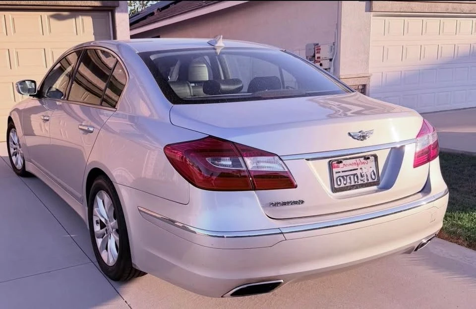 2012 Hyundai Genesis - Image 3 of 5