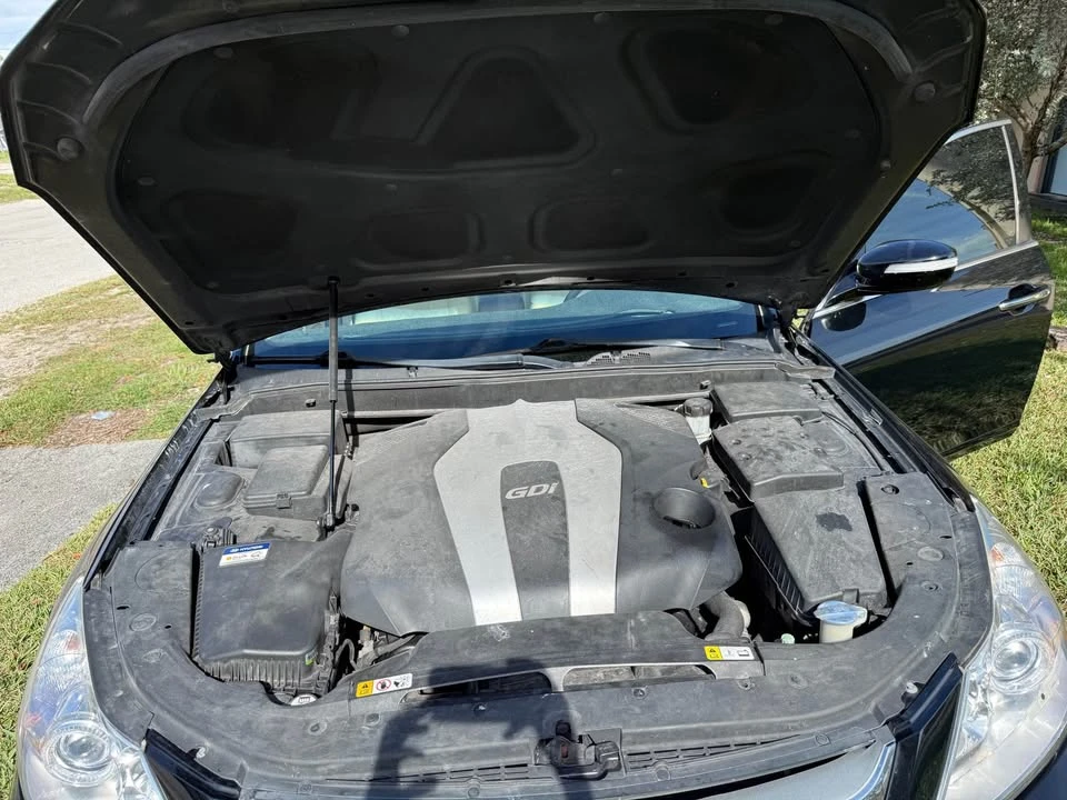 2012 Hyundai Genesis - Image 18 of 18