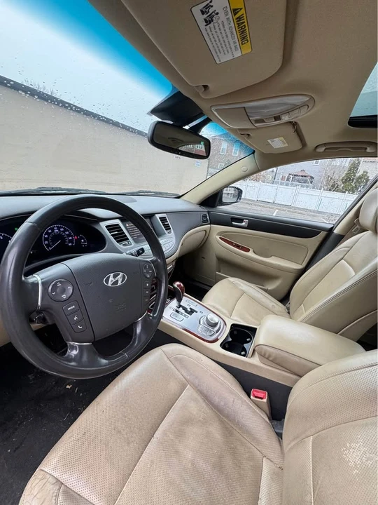 2012 Hyundai Genesis - Image 12 of 15