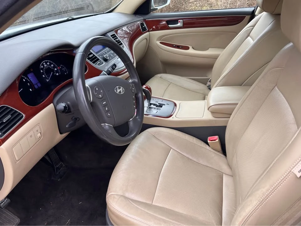 2012 Hyundai Genesis - Image 13 of 15