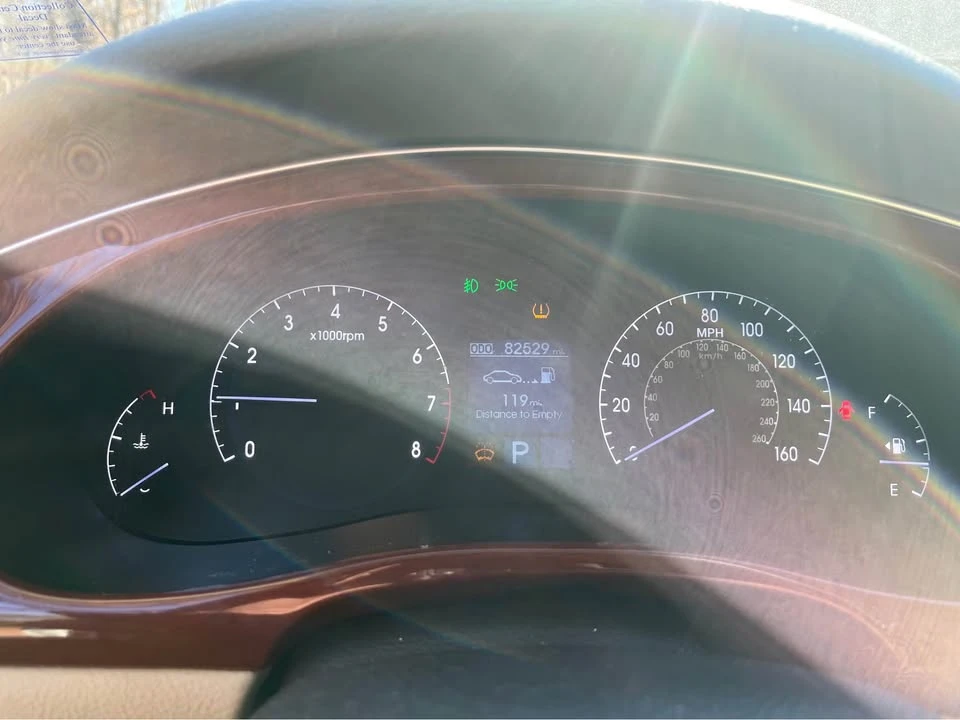 2012 Hyundai Genesis - Image 7 of 8