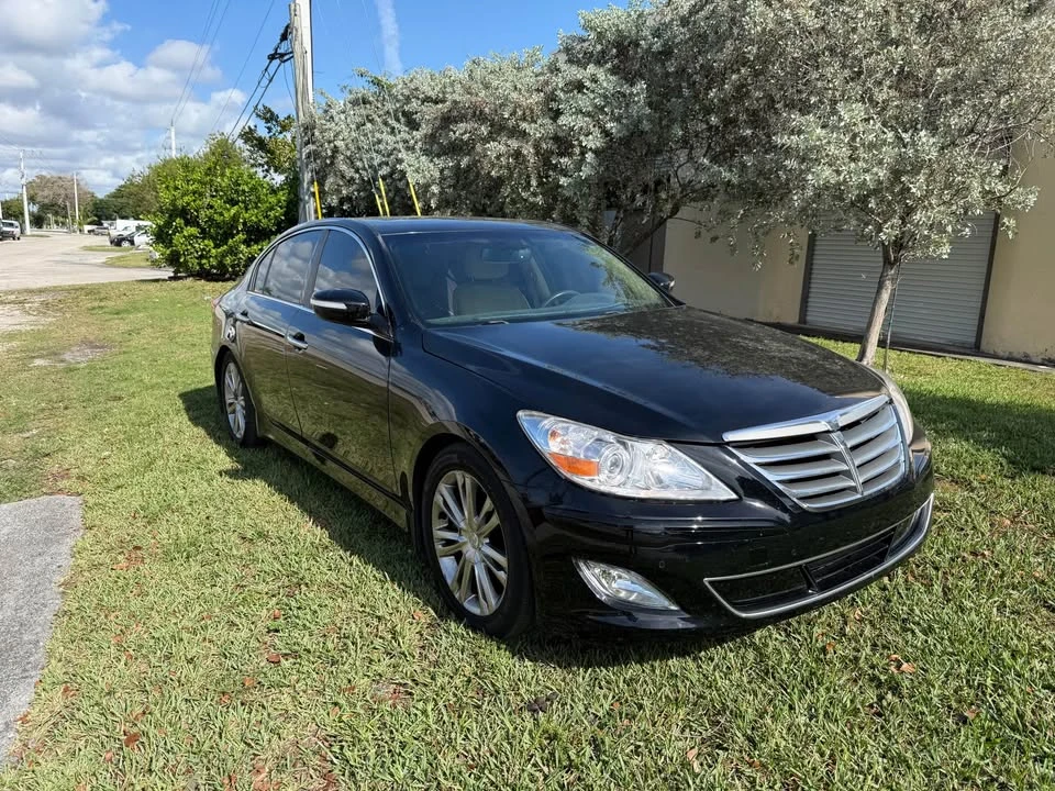 2012 Hyundai Genesis - Image 2 of 18