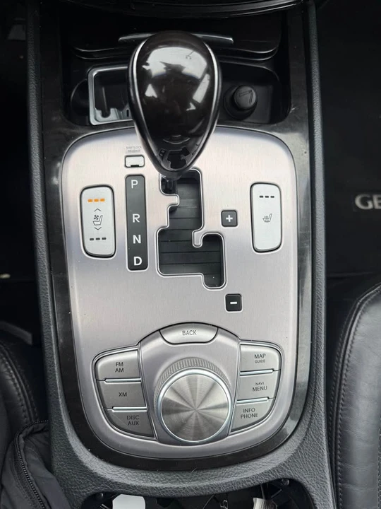 2012 Hyundai Genesis - Image 8 of 20