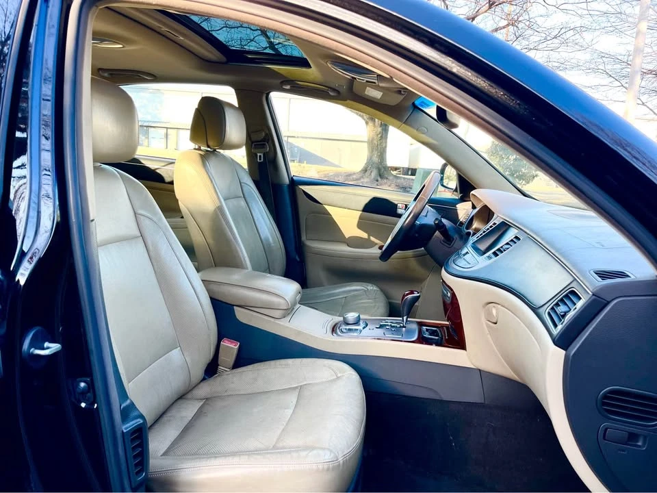 2012 Hyundai Genesis - Image 11 of 17