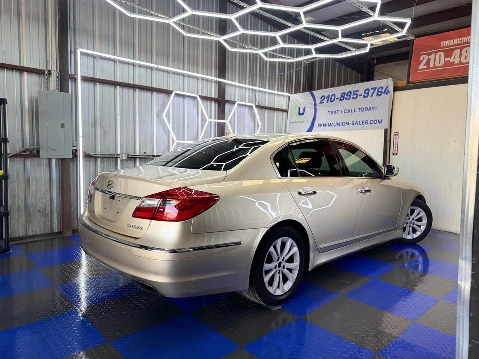 2012 Hyundai Genesis - Image 11 of 13