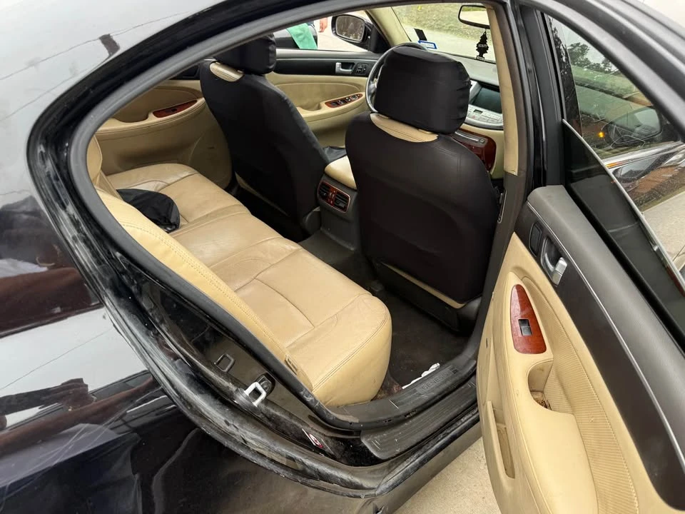 2012 Hyundai Genesis - Image 8 of 9