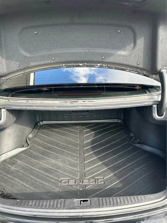 2012 Hyundai Genesis - Image 8 of 10