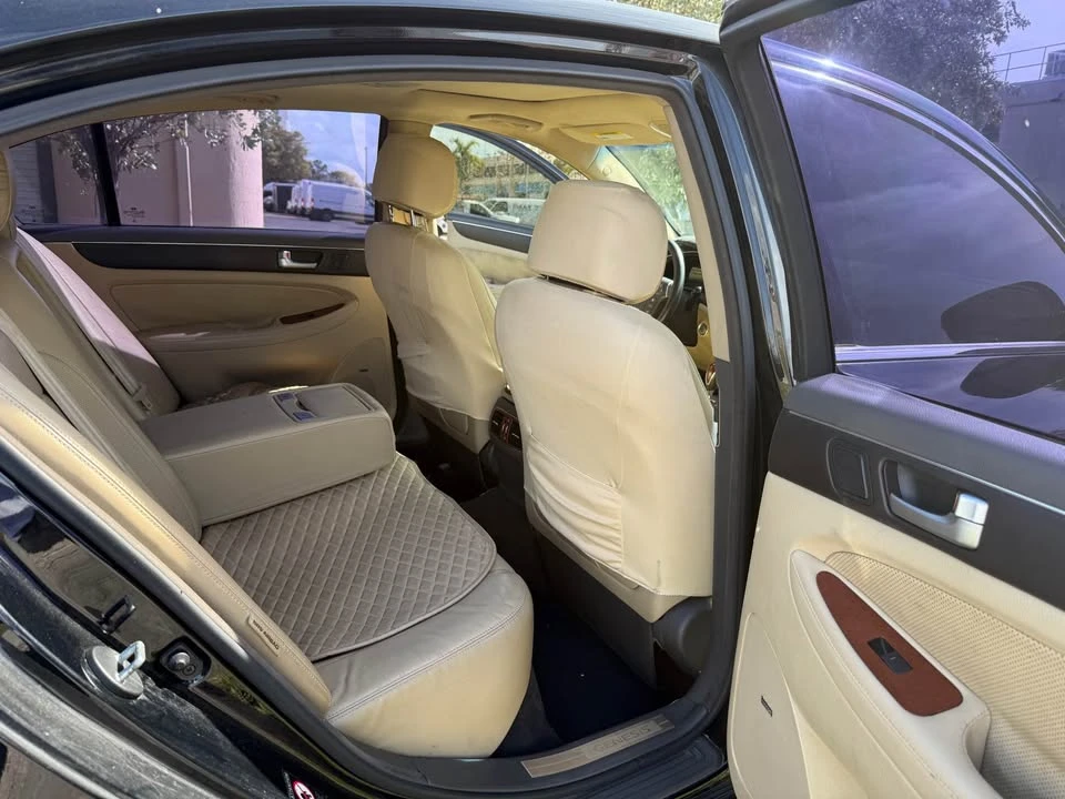 2012 Hyundai Genesis - Image 11 of 18