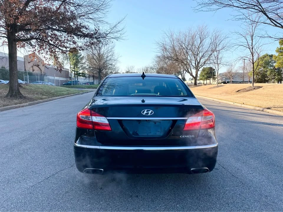 2012 Hyundai Genesis - Image 6 of 17