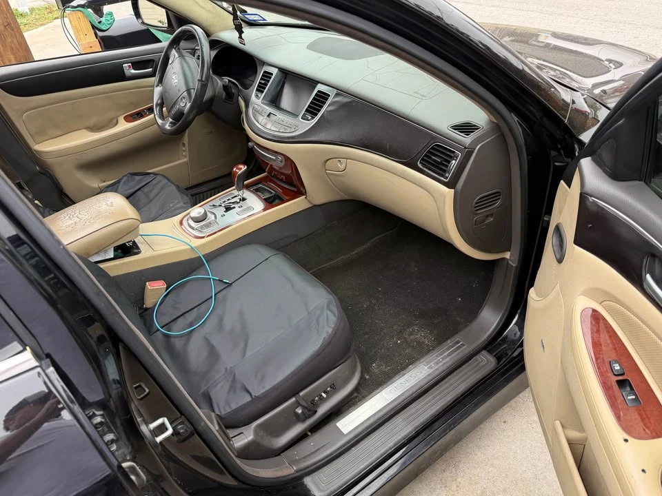 2012 Hyundai Genesis - Image 9 of 9