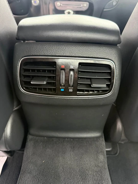 2012 Hyundai Genesis - Image 17 of 20