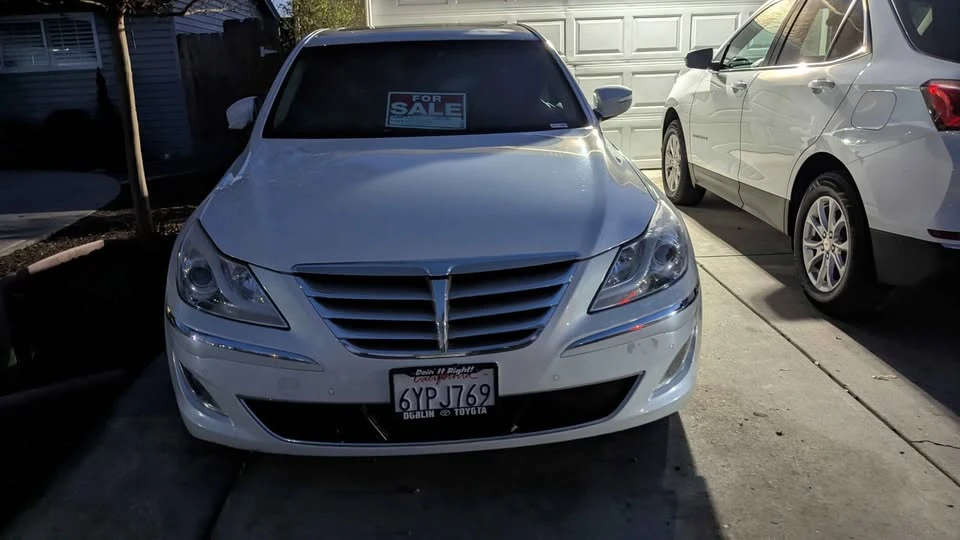 2012 Hyundai Genesis - Image 8 of 9
