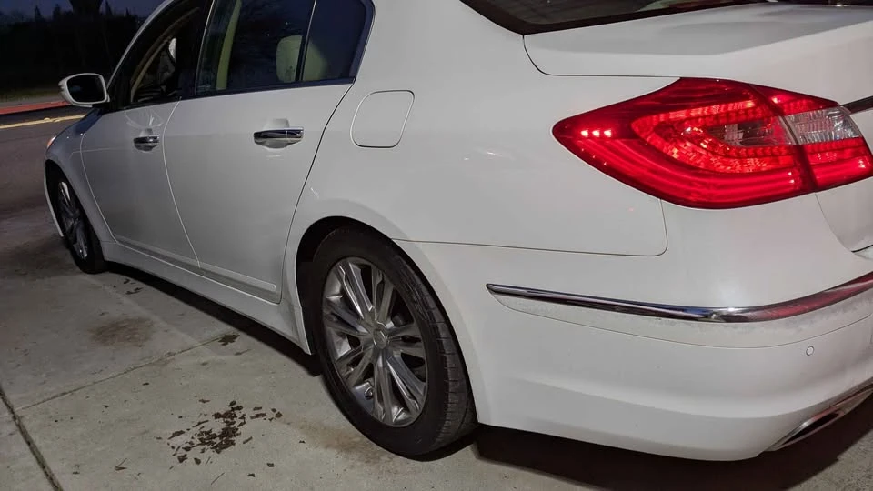 2012 Hyundai Genesis - Image 6 of 9
