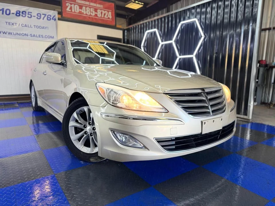 2012 Hyundai Genesis - Image 3 of 14