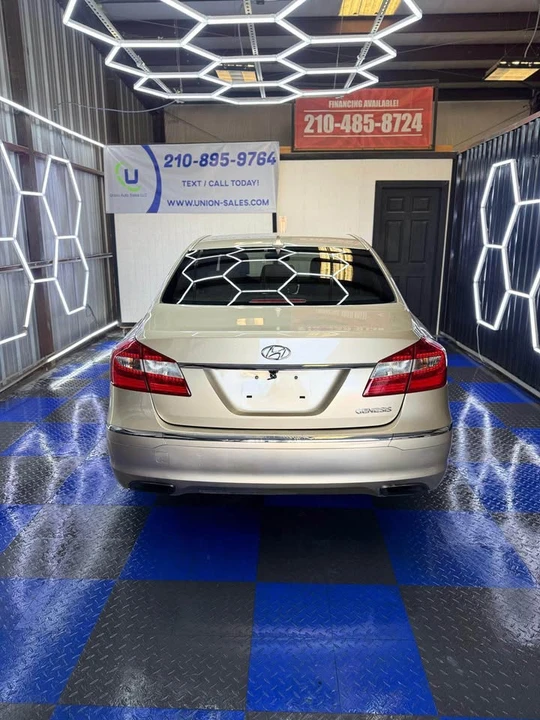 2012 Hyundai Genesis - Image 11 of 12