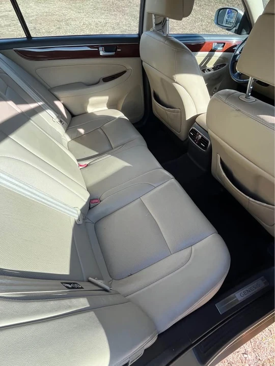 2012 Hyundai Genesis - Image 12 of 13