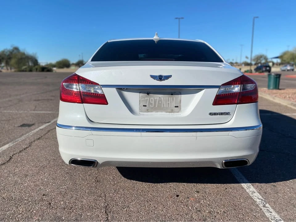 2012 Hyundai Genesis - Image 5 of 14