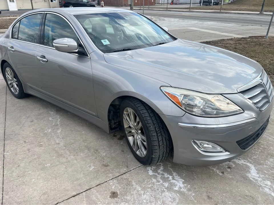 2012 Hyundai Genesis - Image 7 of 17