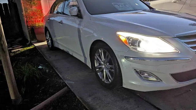 2012 Hyundai Genesis 3.8 Sedan