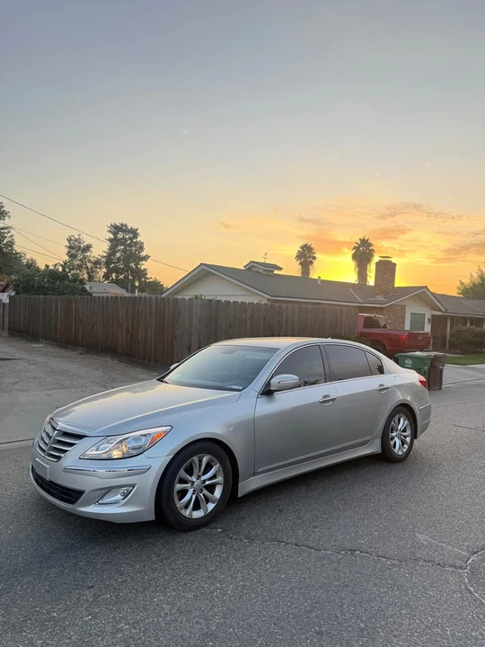 2012 Hyundai Genesis - Image 2 of 9