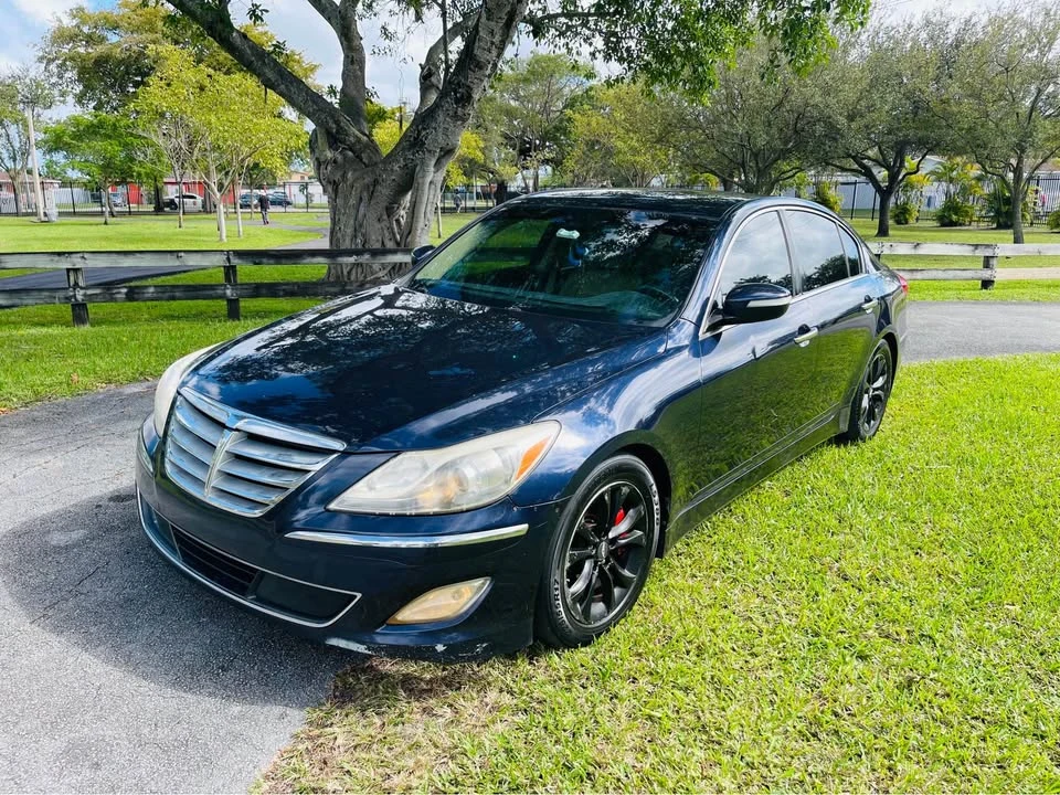 2012 Hyundai Genesis - Image 2 of 9