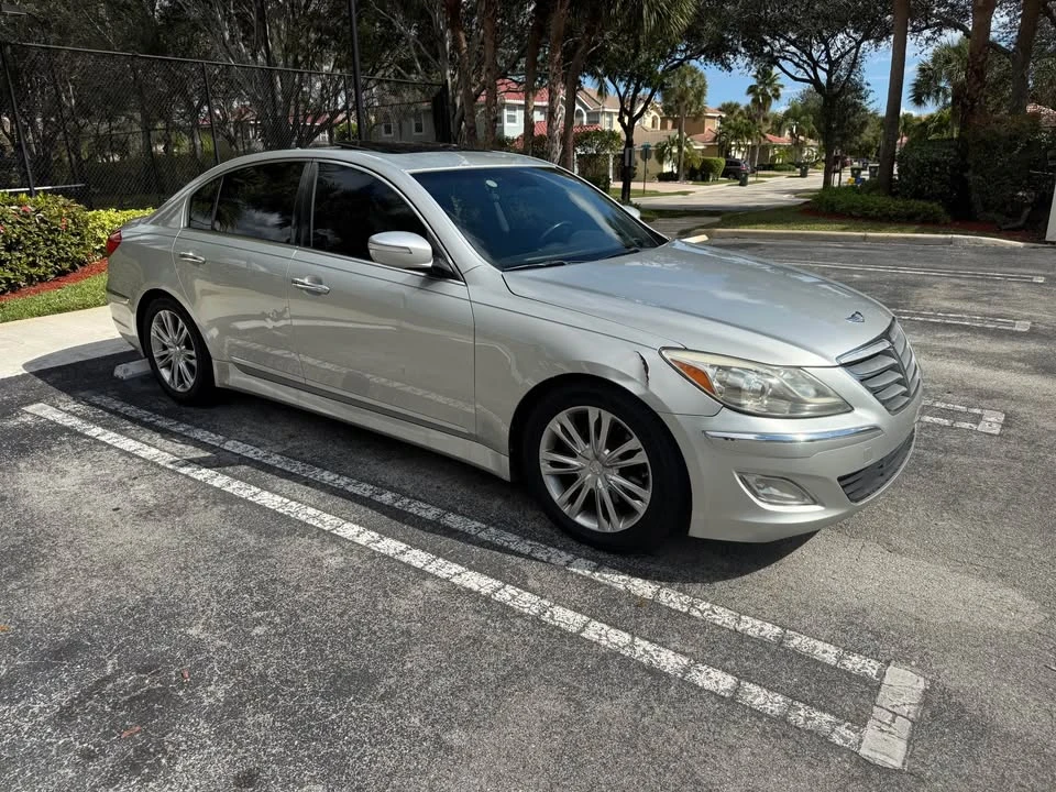 2012 Hyundai Genesis - Image 2 of 5