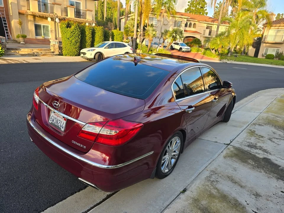 2012 Hyundai Genesis - Image 10 of 20
