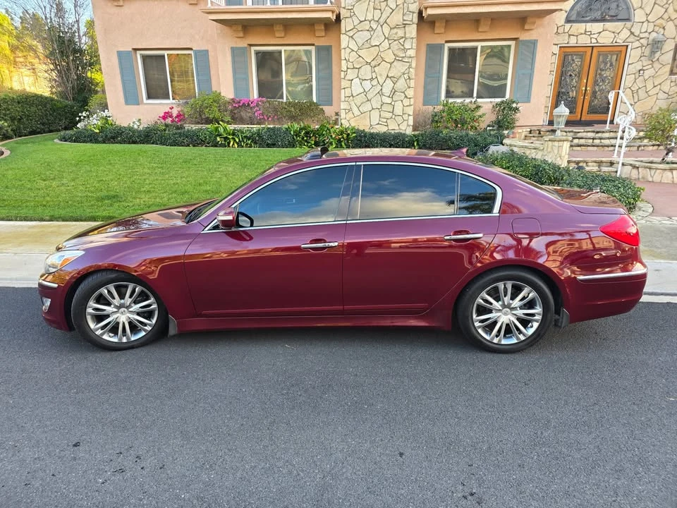 2012 Hyundai Genesis - Image 5 of 20