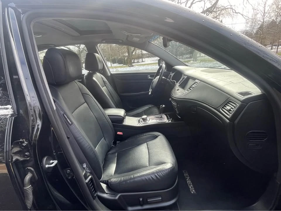 2012 Hyundai Genesis - Image 14 of 20