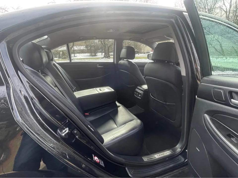 2012 Hyundai Genesis - Image 12 of 20