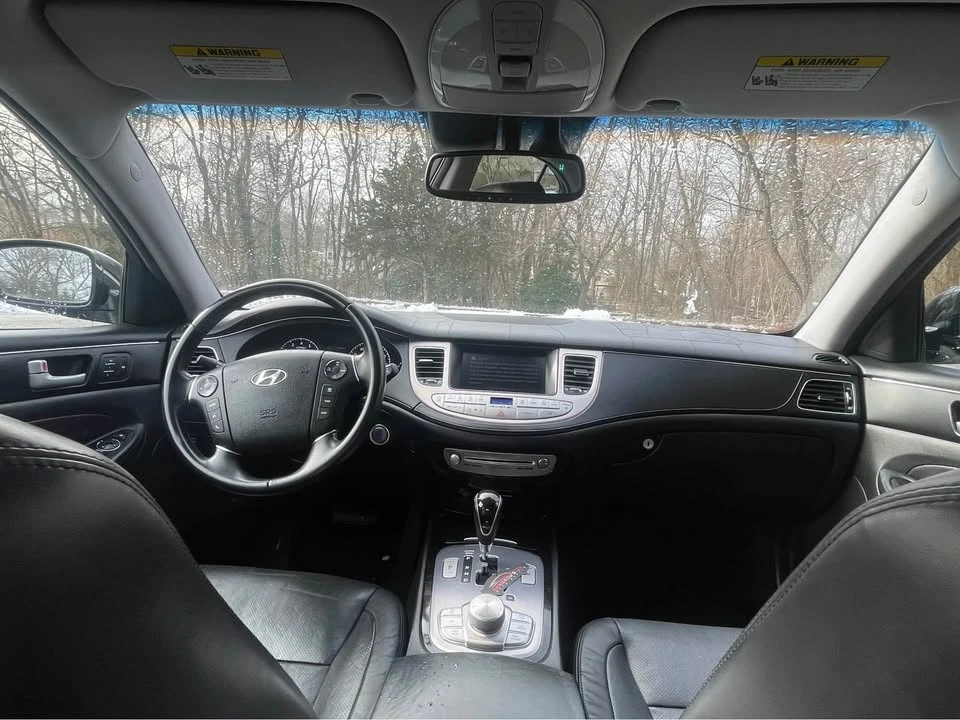2012 Hyundai Genesis - Image 16 of 20