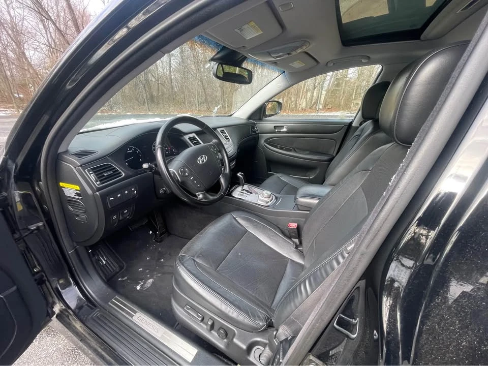 2012 Hyundai Genesis - Image 10 of 20