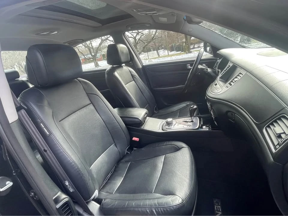 2012 Hyundai Genesis - Image 15 of 20