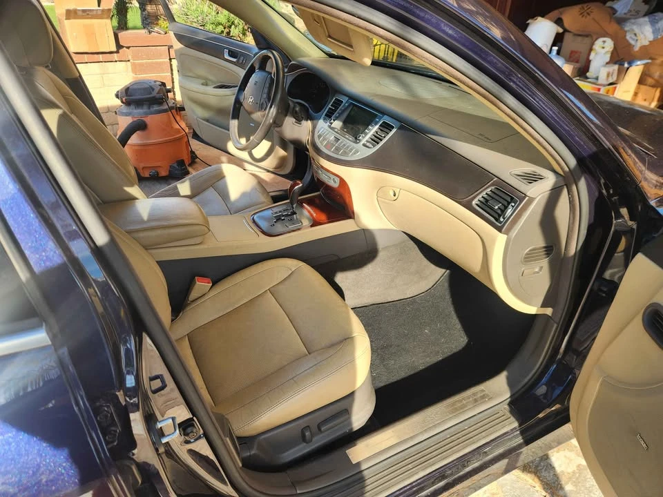 2012 Hyundai Genesis - Image 4 of 6