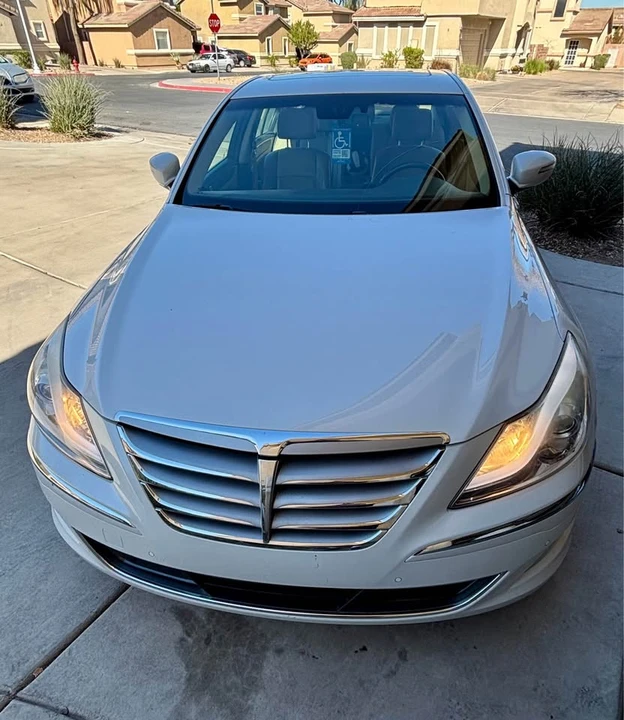 2012 Hyundai Genesis - Image 2 of 8