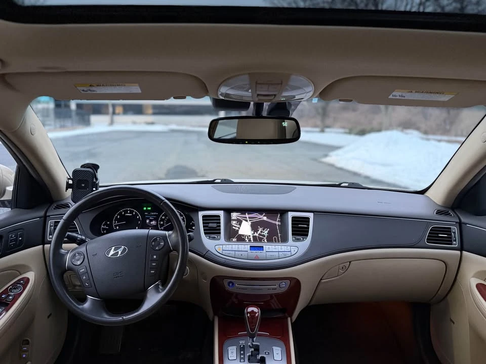 2012 Hyundai Genesis - Image 13 of 17
