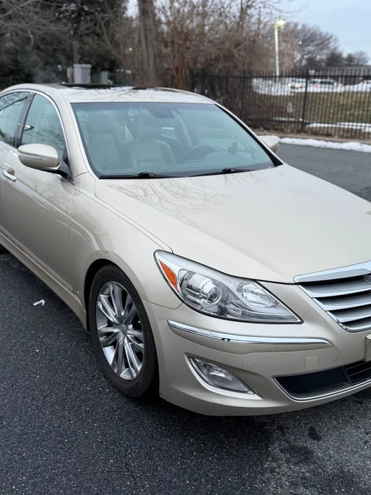 2012 Hyundai Genesis - Image 2 of 17