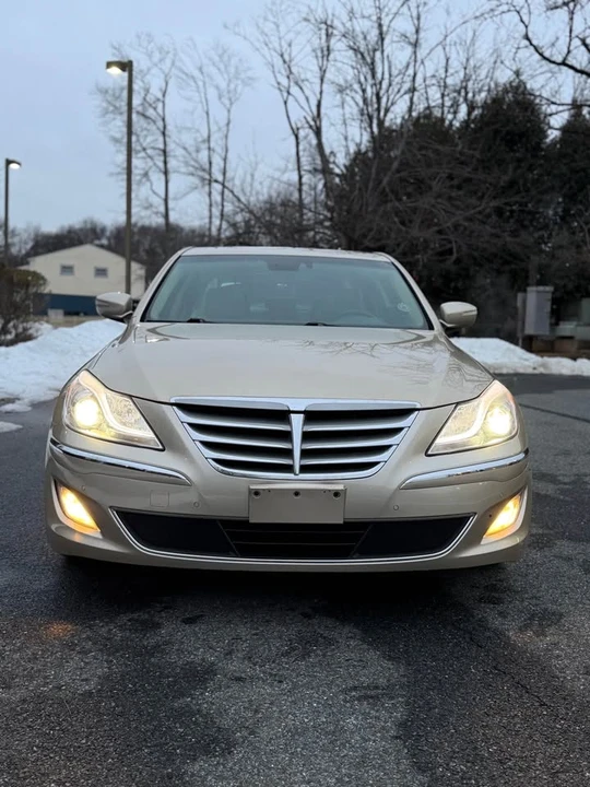 2012 Hyundai Genesis - Image 16 of 17