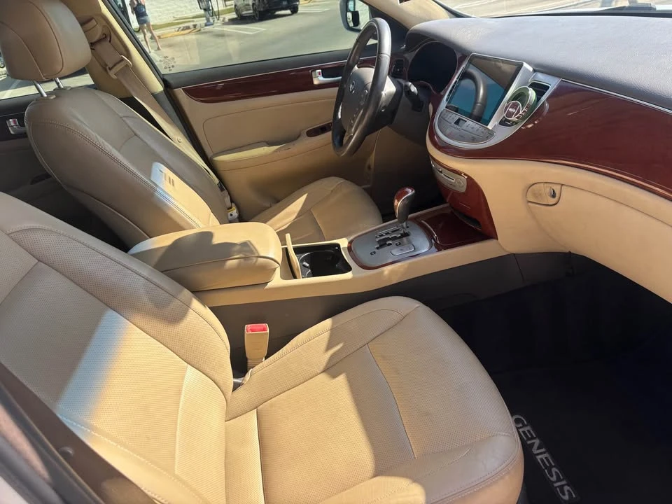2012 Hyundai Genesis - Image 5 of 12