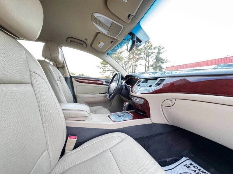 2012 Hyundai Genesis - Image 8 of 14