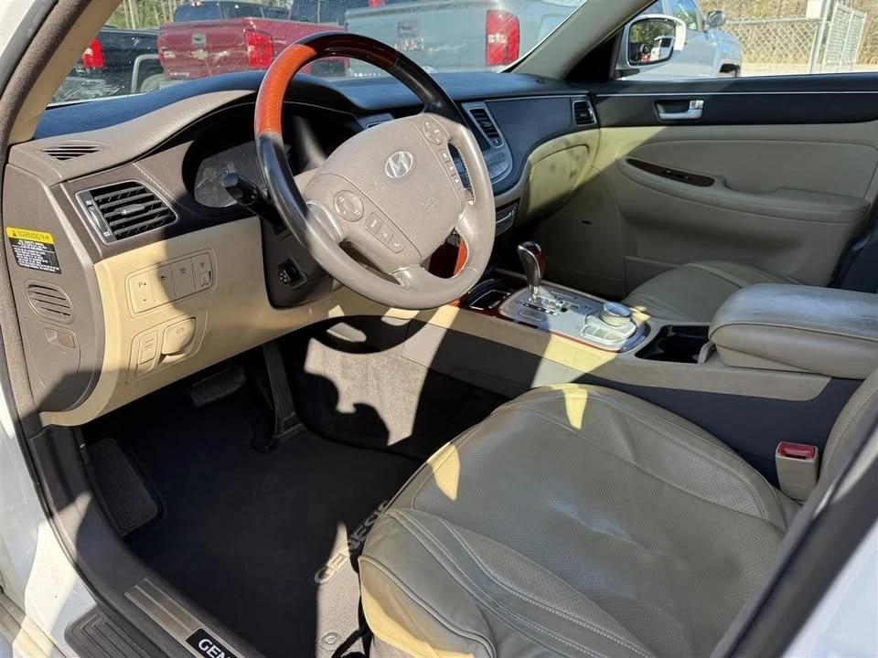 2012 Hyundai Genesis - Image 11 of 20