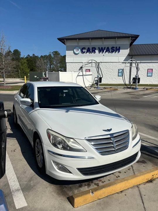 2012 Hyundai Genesis - Image 10 of 12