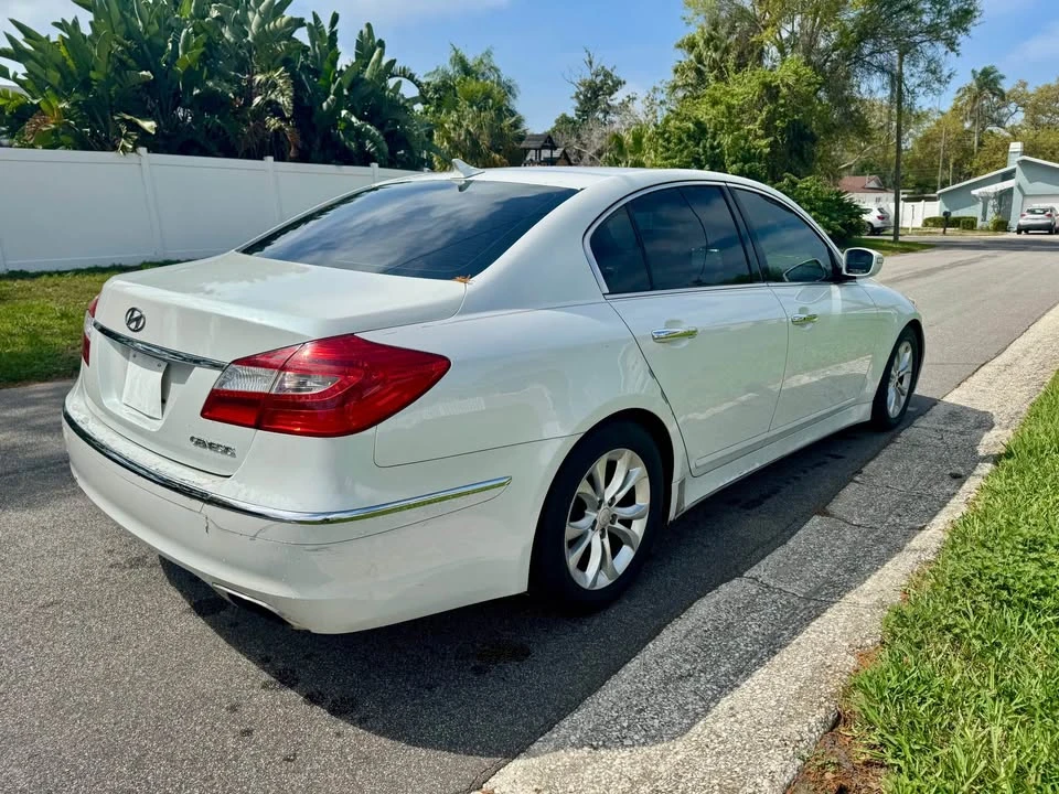 2012 Hyundai Genesis - Image 2 of 3