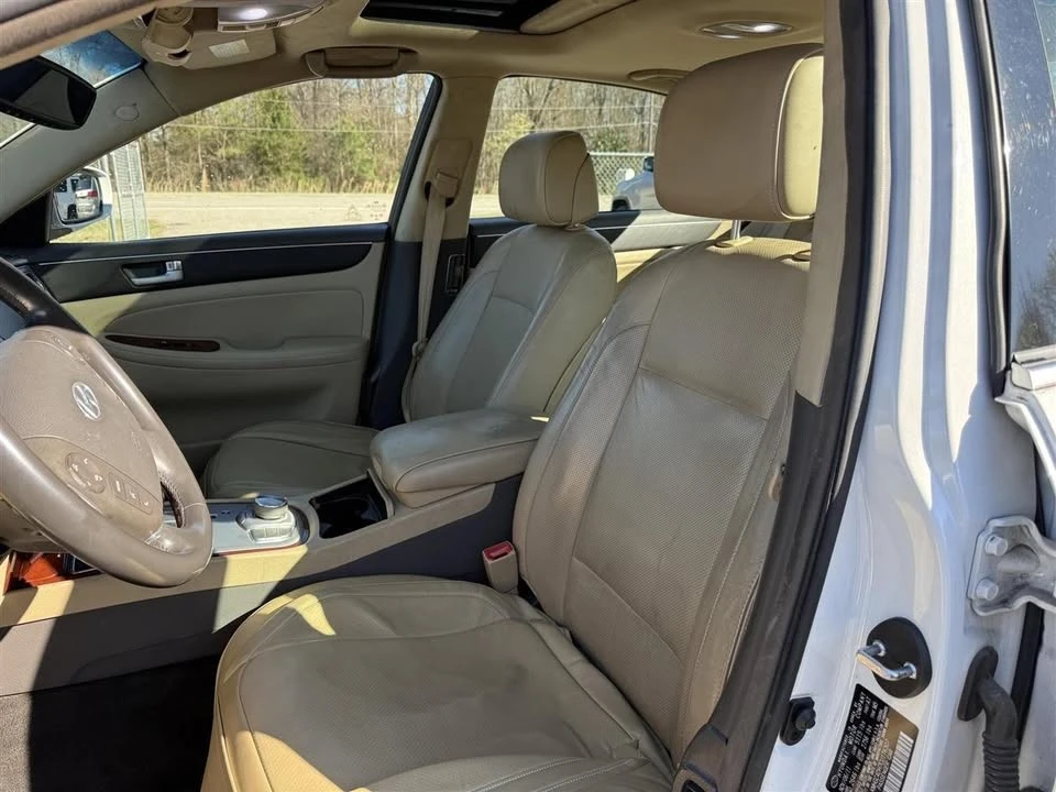 2012 Hyundai Genesis - Image 13 of 20