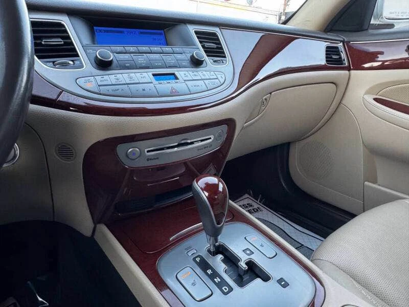 2012 Hyundai Genesis - Image 11 of 14
